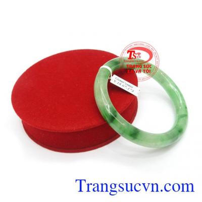 Vòng ngọc phỉ thúy sáng bóng