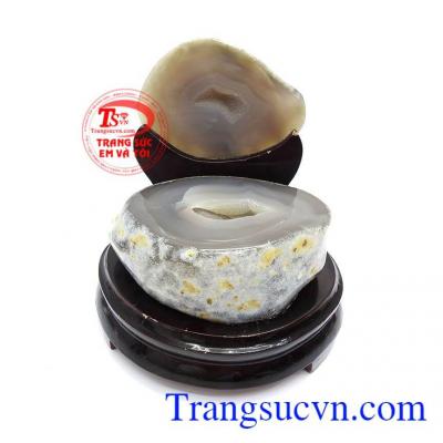 Tụ Bát Bảo Mã Não Thành Công có tác dụng mang lại may mắn, chiêu tài tác lộc, tiêu trừ hung khí, gia tăng cát khí