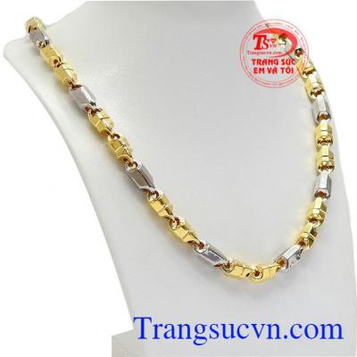Dây chuyền độc đáo với sự kết hợp từ vàng trắng và vàng màu.