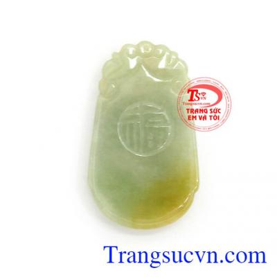 Mặt ngọc tuổi Hợi như là lá bùa hộ mệnh cho người tuổi Hợi.