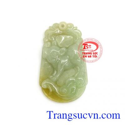 Mặt dây chuyền chạm khắc tinh tế, độc đáo