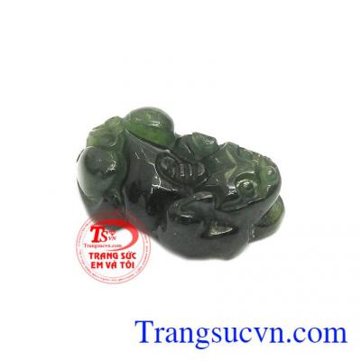 Thích hợp làm mặt dây hoặc mặt nhẫn kết hợp với vàng, bạc