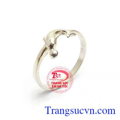 Nhẫn Bạc Nữ Tinh Tế chế tác kiểu dáng mới lạ, mang lại sự trẻ trung, phong cách và cá tính cho người đeo