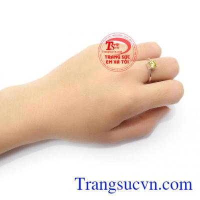 Nhẫn bạc đính đá thời trang cá tính