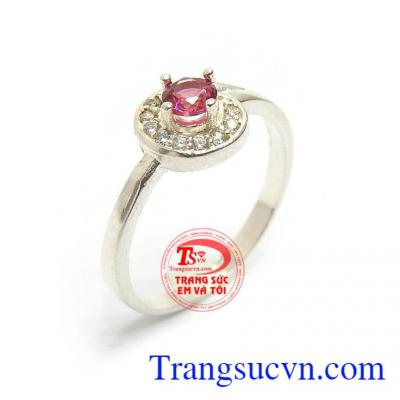 Nhẫn Nữ Bạc Cá Tính đính đá với kiểu dáng mới lạ độc đáo, phù hợp phong cách thời trang phái đẹp