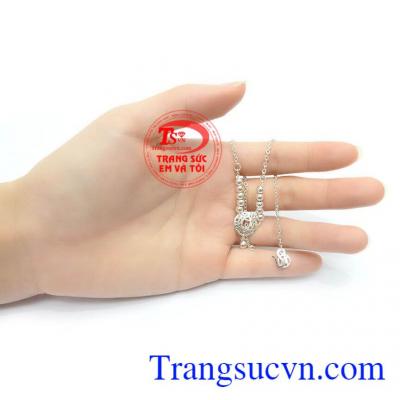 Lắc chân bạc là món quà tuyệt vời giành tặng cho người bạn yêu thương