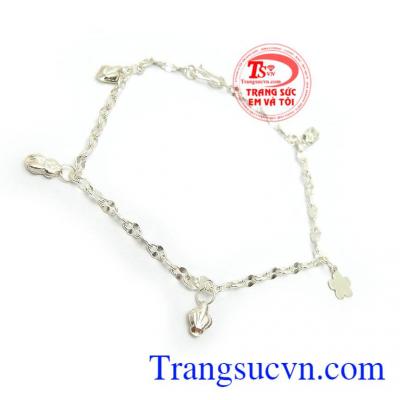 Lắc chân là món quà đặc biệt ý nghĩa cho người bạn yêu thương