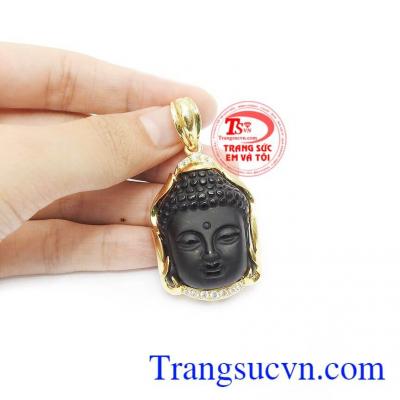 Có thể kết hợp cùng dây chuyền vàng hoặc dây da, dây cao su