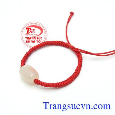 Chiếc lu cũng là vật dụng chứa đựng của cải, châu báu