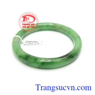 Vòng ngọc phỉ thúy đeo tay trang nhã, phù hợp phong cách phái đẹp