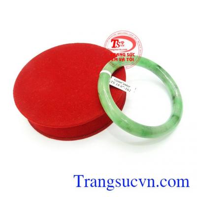 Vòng ngọc phỉ thúy may mắn