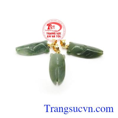 Mang ngọc thiền khi đi thi sẽ giúp tĩnh tâm, tự tin hơn. Mặt Ngọc Thiền Phong Thủy