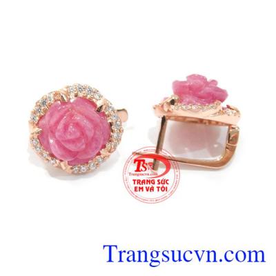 Hoa tai ruby sang trọng sản phẩm đẹp. Ruby là biểu tượng của mặt trời , quyền lực, tự do và vui vẻ