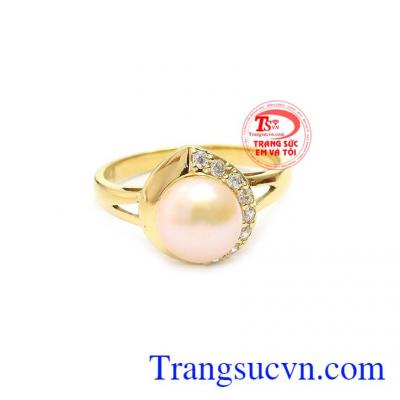 Ngọc trai hồng giúp người đeo thêm trẻ trung, năng động