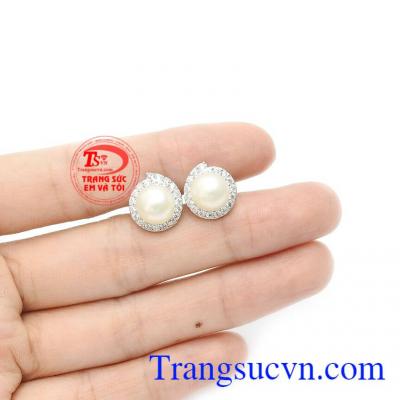 Sản phẩm trang nhã rất dễ kết hợp cùng các trang phục và phụ kiện