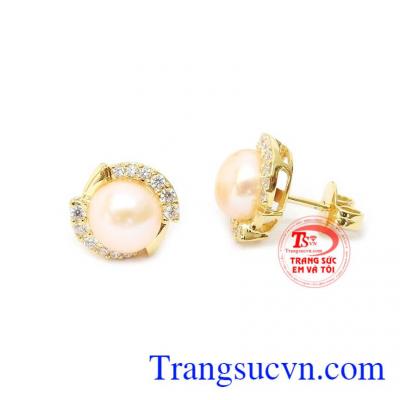 Thiết kế độc đáo giúp người đeo luôn tỏa sáng