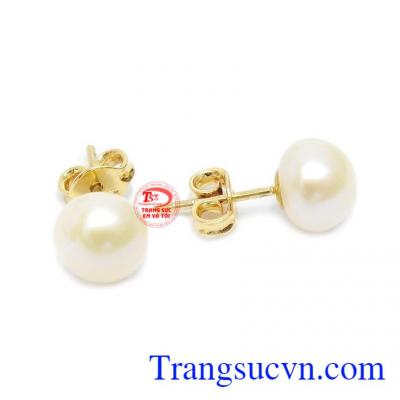 Thiết kế đơn giản, dễ dàng kết hợp cùng nhiều trang phục khác nhau