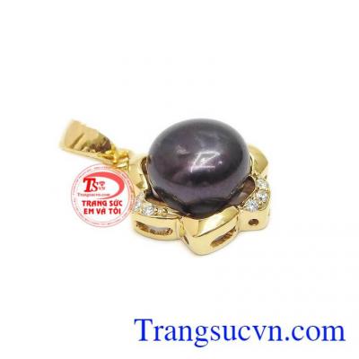 Thiết kế sang trọng, tinh tế cho người đeo luôn tỏa sáng