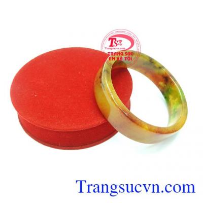 Vòng ngọc cẩm thạch phong thủy may mắn