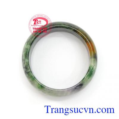 Vòng ngọc cẩm thạch mang đến cuộc sống bình yên, hài hòa và vui vẻ cho người đeo