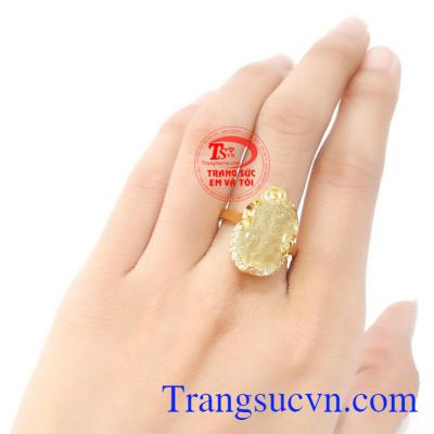 hẫn vàng màu tinh tế gắn tỳ hưu đá