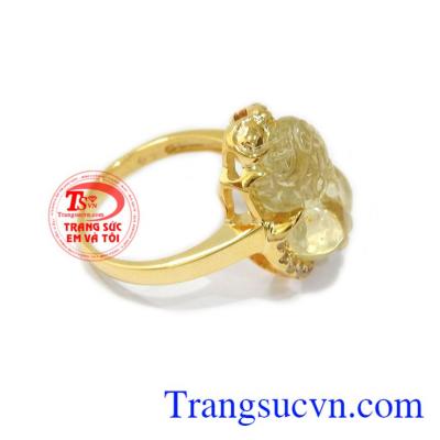 Nhẫn vàng màu tinh tế gắn tỳ hưu đá