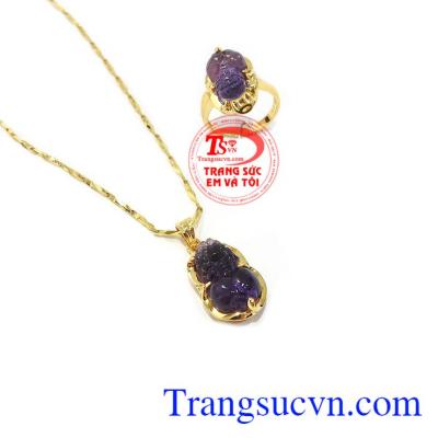 Bộ sản phẩm tỳ hưu ngậm tiền là sản phẩm thạch anh tím thiên nhiên