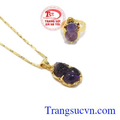 Thạch anh tím có nhiều năng lượng giúp giảm căng thẳng, mệt mỏi