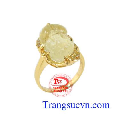 Nhẫn tỳ hưu ngậm vàng là sản phẩm nhẫn nữ mang ý nghĩa phong thủy tốt trong việc kinh doanh