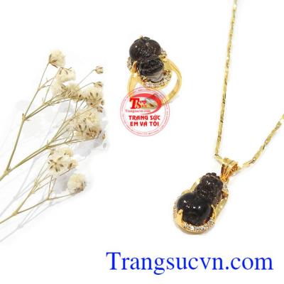 Bộ trang sức thịnh vượng là sản phẩm thạch anh khói mang lại nhiều may mắn trong công việc