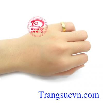 Nhẫn Nữ Vàng 10k Cá Tính rất phù hợp làm quà tặng cho người bạn yêu thương những dịp ý nghĩa