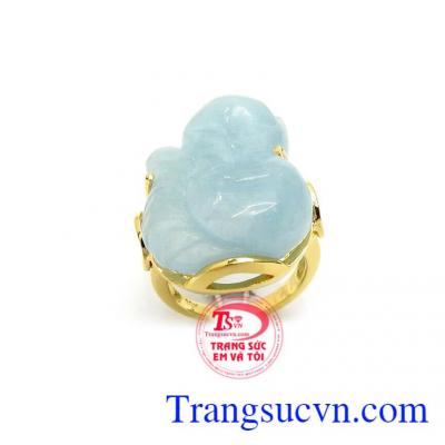 Hồ ly là biểu tượng của sắc đẹp, sự khôn khéo và quyền lực kết hợp với đá Aquamarine thiên nhiên càng tăng năng lượng phong thủy