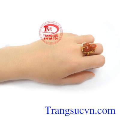 Nhẫn nữ Tỳ hưu chạm khắc độc đáo, sắc nét