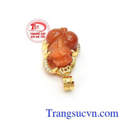 Tỳ hưu là linh vật có tác dụng giải trừ hung khí, chiêu tài lộc, may mắn, và hạnh phúc cho người đeo