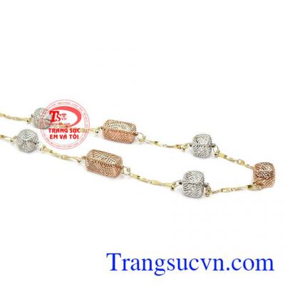 Sự kết hợp hoàn hảo giữa vàng trắng, vàng hồng và vàng màu