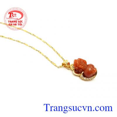 Bộ Dây Chuyền Vàng Cát Khí với hình tượng Tỳ hưu là linh vật phong thủy được ưa chuộng bậc nhất trong phong thủy bởi tác dụng trừ tà, chiêu tài lộc, may mắn, mang lại bình an và hạnh phúc cho người đeo