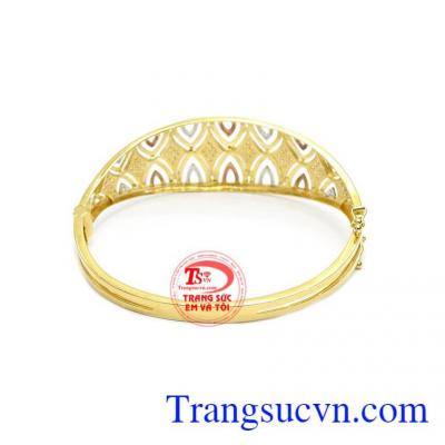 Thiết kế ấn tượng, quý phái tôn vinh nét đẹp của người phụ nữ