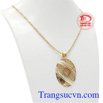 Bộ trang quý phái cao cấp Italy được thiết kế sang trọng, đẹp mắt giúp người đeo luôn trở nên thu hút hơn với người đối diện