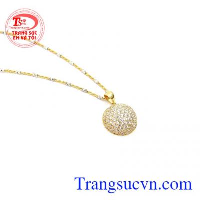 Mặt Dây Vàng 18k Thời Trang là món quà tuyệt vời dành tặng người bạn yêu thương những dịp ý nghĩa