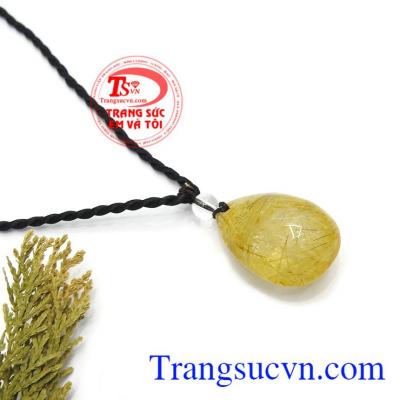 Thạch anh tóc vàng tượng trưng cho trí tuệ, sự thông thái, anh minh