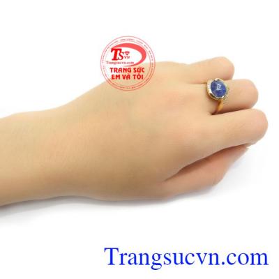 Nhẫn nữ vàng tây gắn Sapphire là món quà tặng ý nghĩa cho người bạn yêu thương
