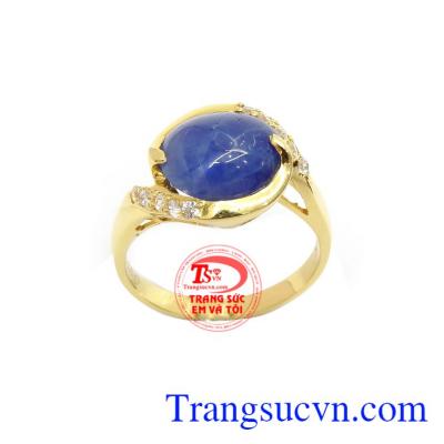 Nhẫn Nữ Sapphire Hưng Thịnh với đá Sapphire thiên nhiên tượng trưng cho sự giàu sang, thịnh vượng, quyền lực lãnh đạo, sự sáng suốt và sức mạnh nội tâm