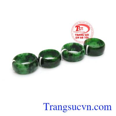 Là một trong những loại ngọc quý được khách hàng yêu thích nhất