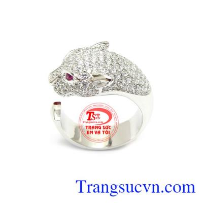 Nhẫn Vàng Trắng Nam Phong Cách phù hợp nhiều phong cách thời trang khác nhau, vì vậy là dòng sản phẩm được rất nhiều người ưa chuộng