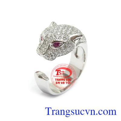 Nhẫn Vàng Trắng Nam Phong Cách 14k chế tác mặt báo tinh xảo, đẳng cấp, tôn lên sự mạnh mẽ cá tính và phong cách riêng cho phái mạnh