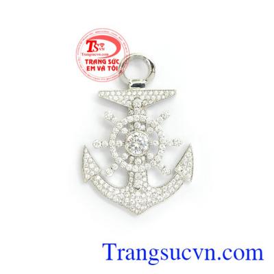 Mặt Nam Vàng Trắng Sang Trọng vàng 14k chế tác công nghệ cao, đường nét tinh xảo, độc đáo mang lại sự mạnh mẽ, cá tính và phong cách cho mặt dây