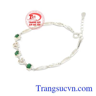 Lắc bạc trái tim là sản phẩm bạc chế tác tinh tế