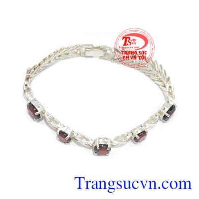 Lắc bạc đá quý garnet là sản phẩm đẹp