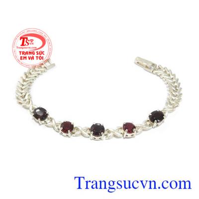 Đá garnet thiên nhiên mang ý nghĩa phong thủy mang lại nhiều may mắn