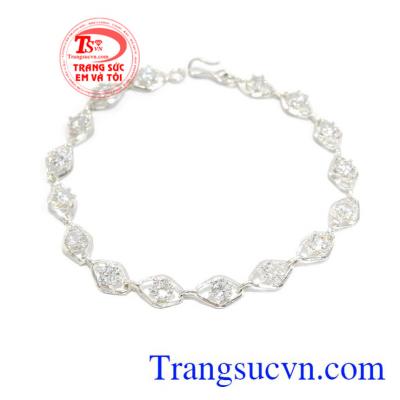 Lắc tay dễ thương mang phong cách thờii trang